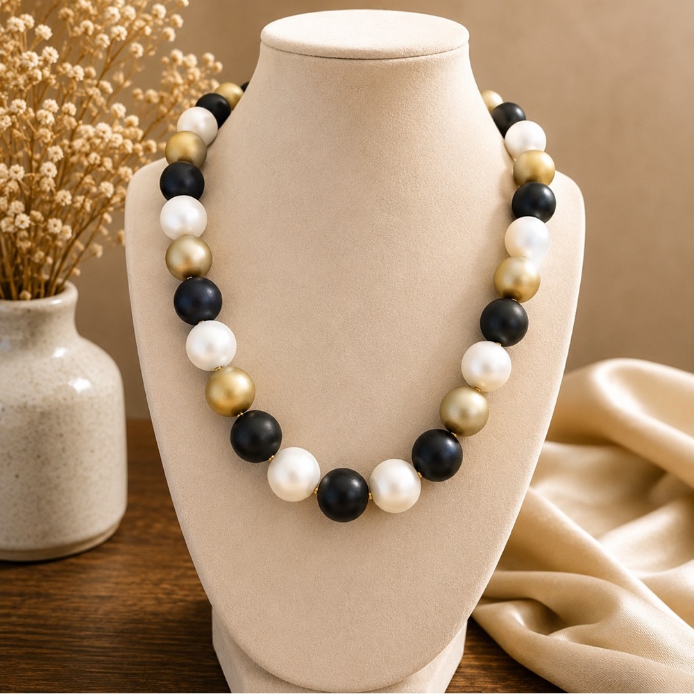 Manuela Zanvettori Beaded Statement Necklace Black White Gold 20”